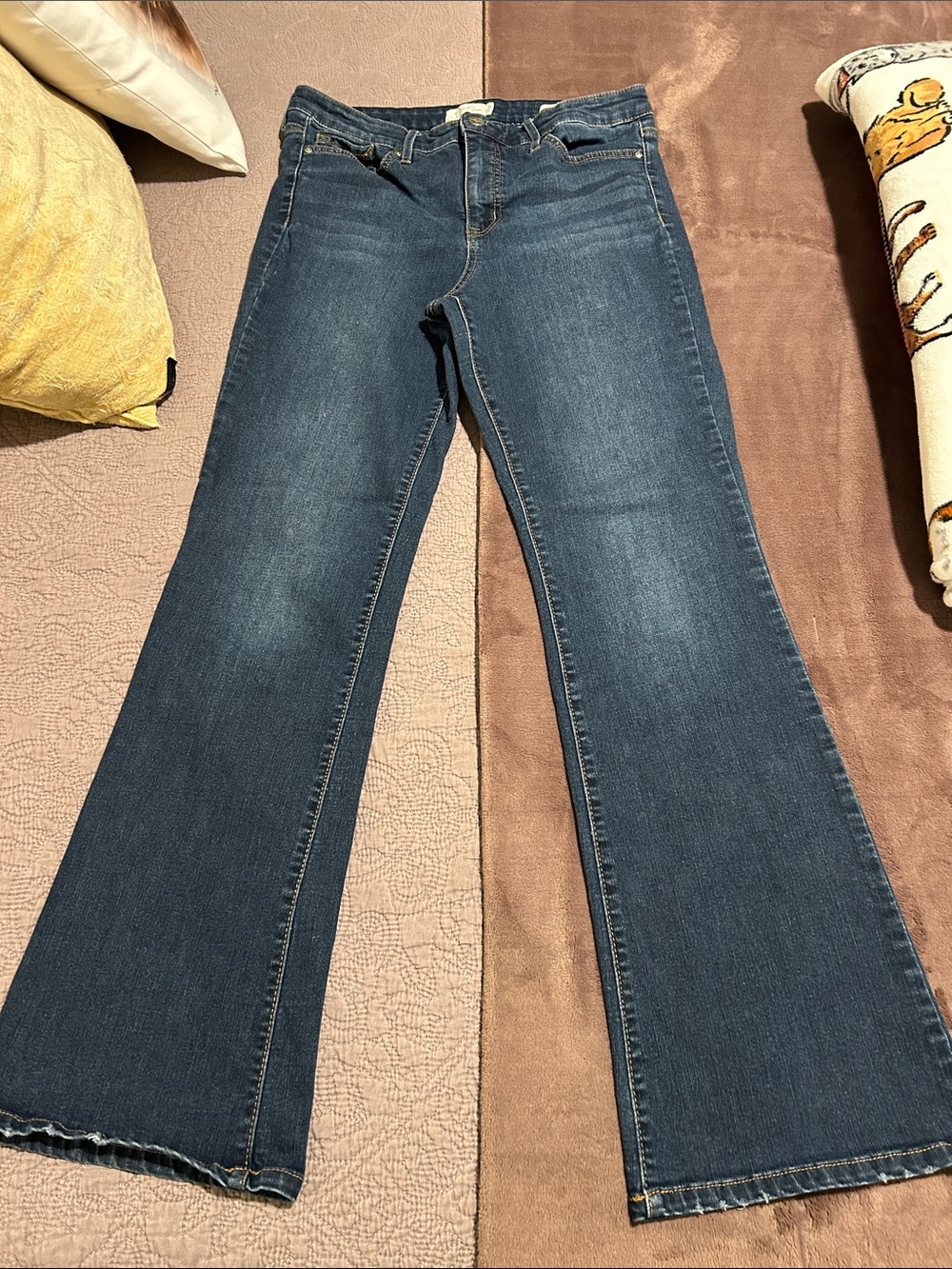 Jessica Simpson Mid Rise Boot Jeans 10/30